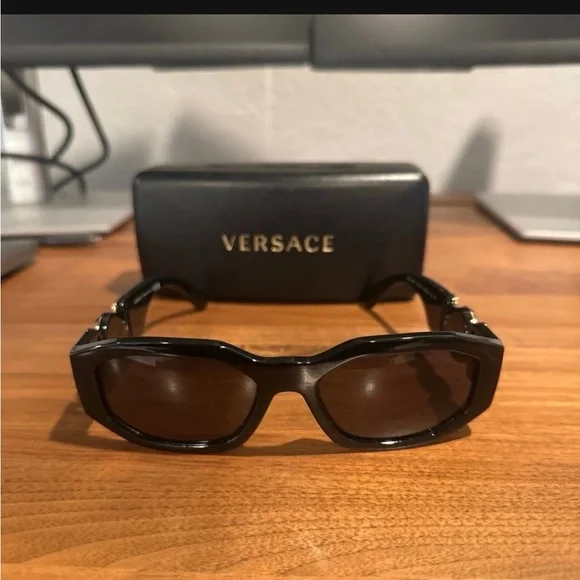 Versace | Accessories | Versace Black Medusa Sunglasses  display picture 2